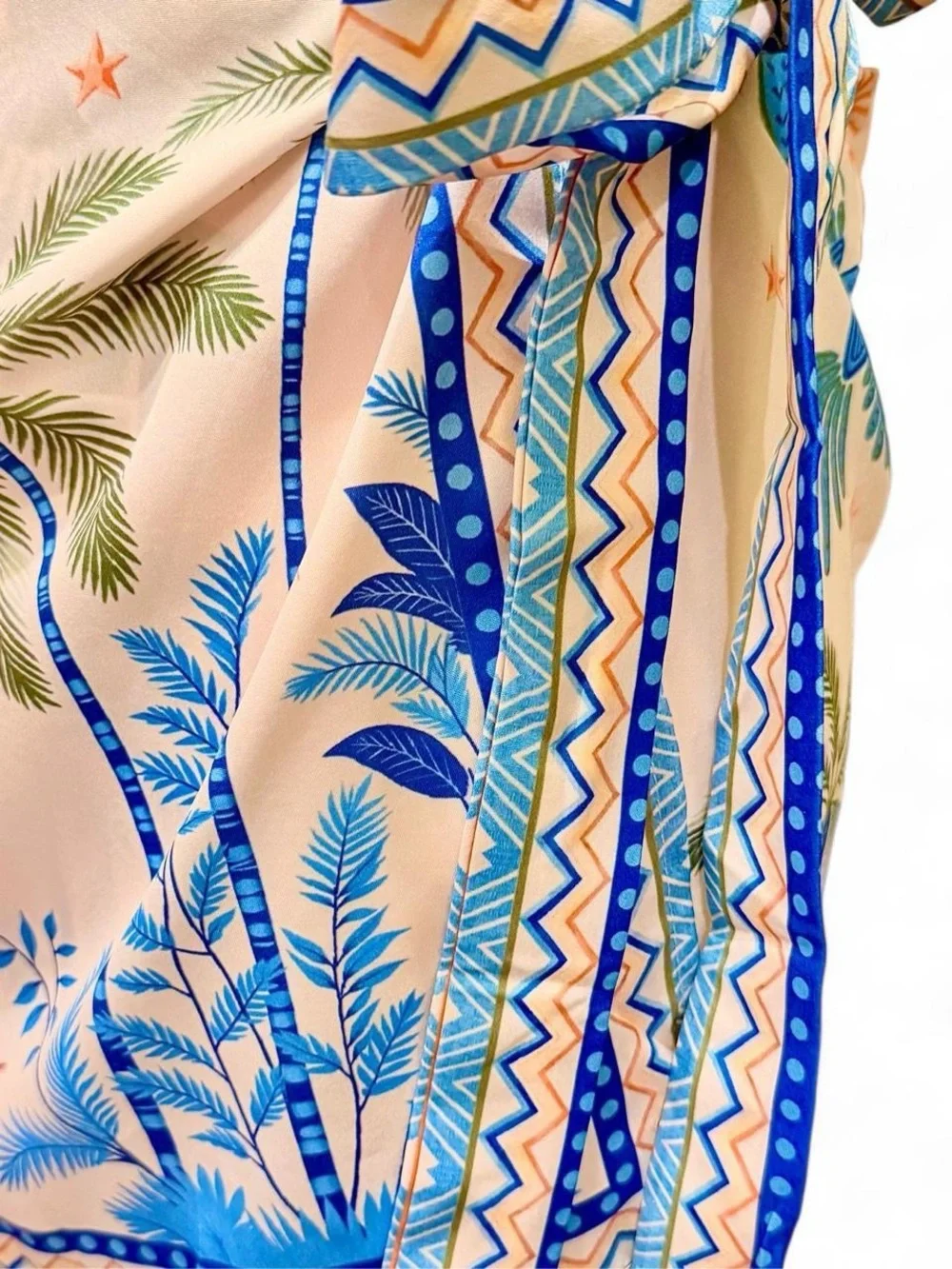 Tropical Palm Print Wrap Skirt - Blue & Cream. Size L. New with tags.